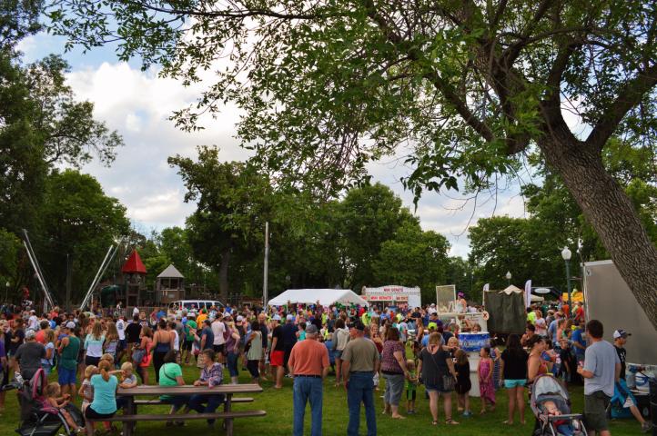 The Watercade Beach Party drew hundreds to Memorial Park Friday evening.